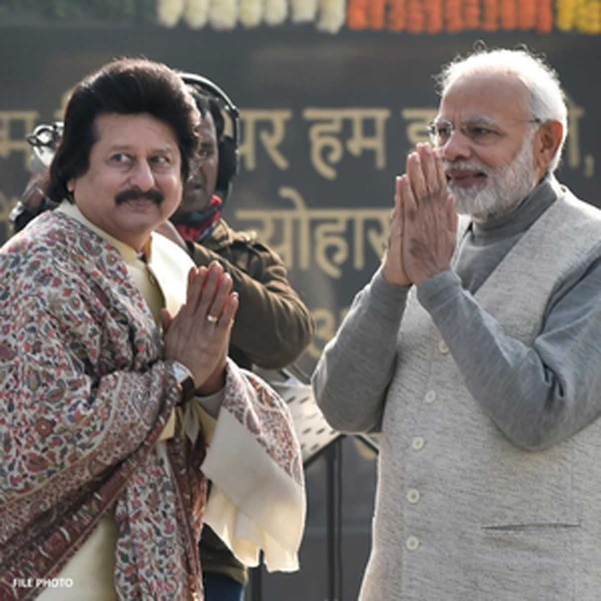 पीएम मोदी, शीर्ष केंद्रीय मंत्रियों, यूपी सीएम ने भारतीय संगीत के प्रतीक के निधन पर शोक जताया